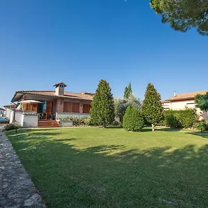 Orsini - A Retreat In - Food And Relax Couette-café