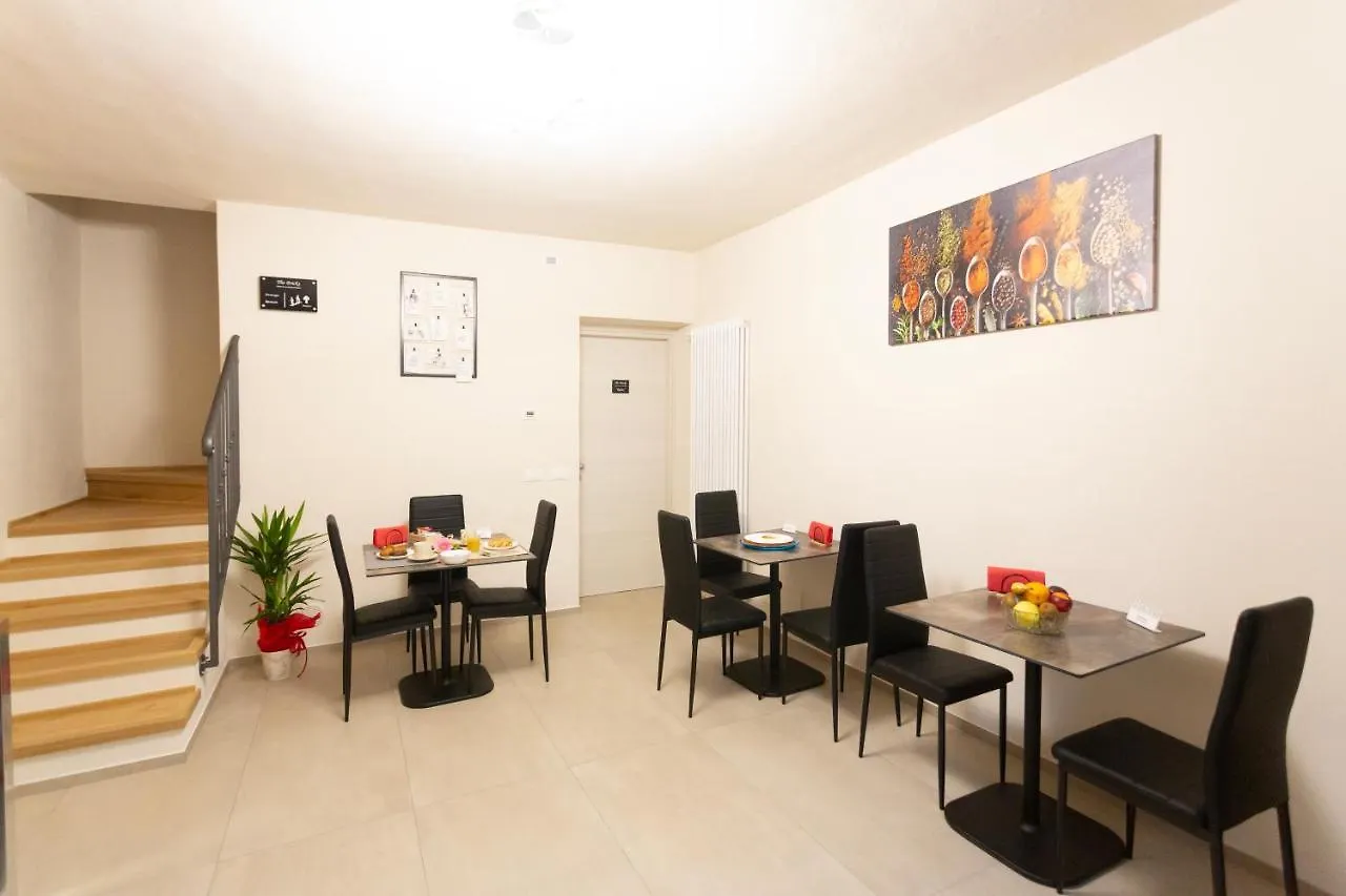 The Bricks B&B Free Parking Pisa Italy